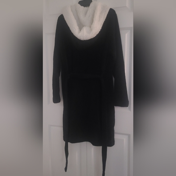 Victoria's Secret NWT Size M/L Black Robe - Picture 7 of 9